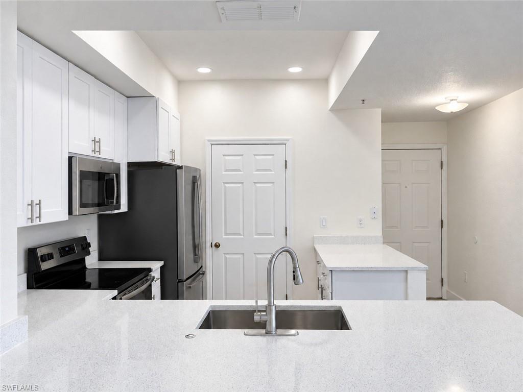 9025 Colby Dr 2120 Property Photo 5