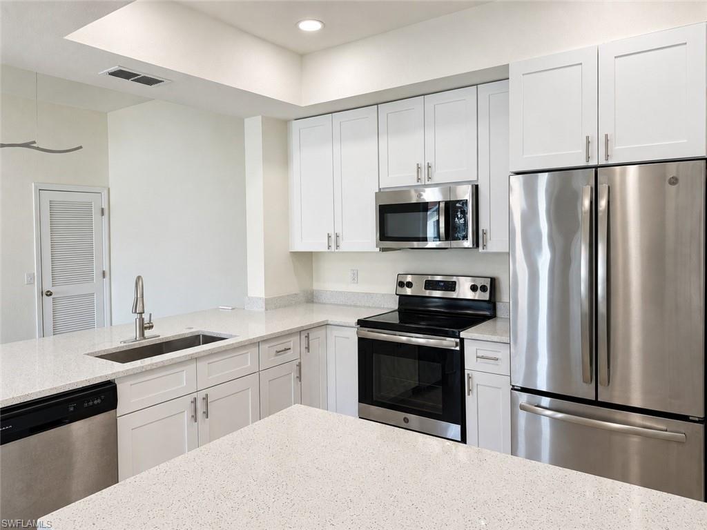 9025 Colby Dr 2120 Property Photo 6