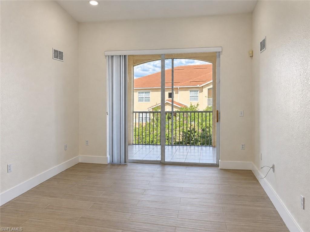 9025 Colby Dr 2120 Property Photo 15