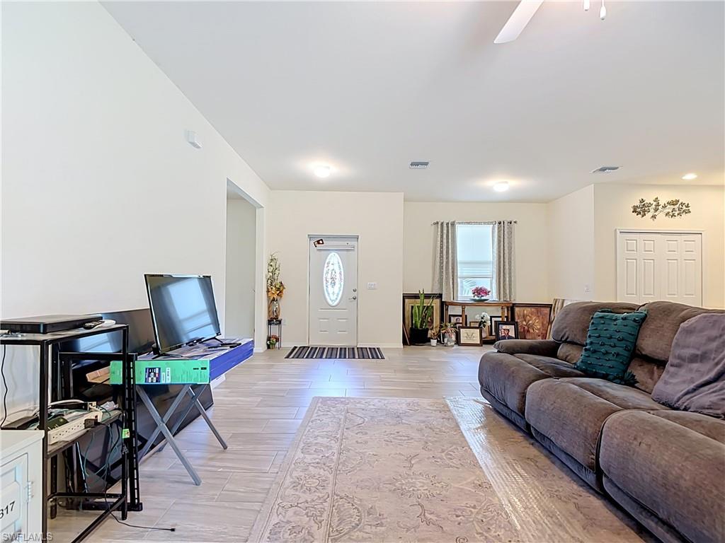 6027 Acorn Cir Property Photo 4