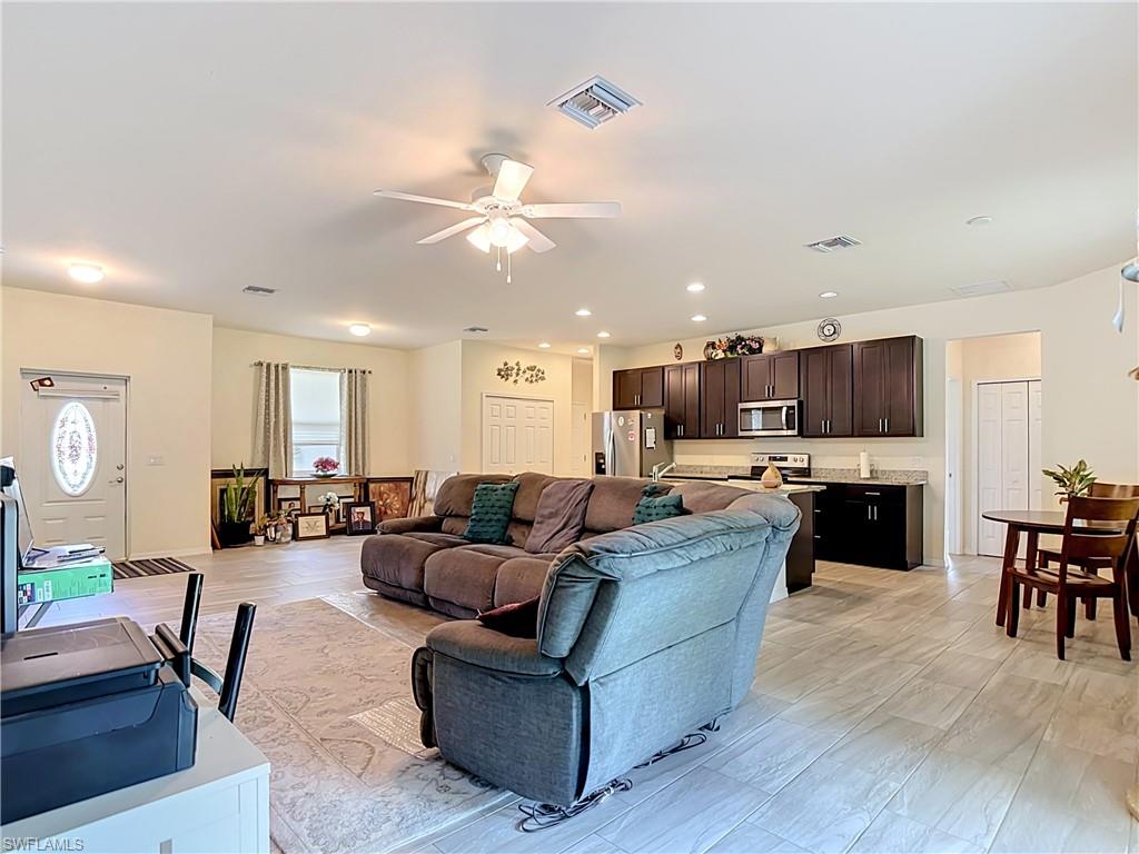 6027 Acorn Cir Property Photo 5