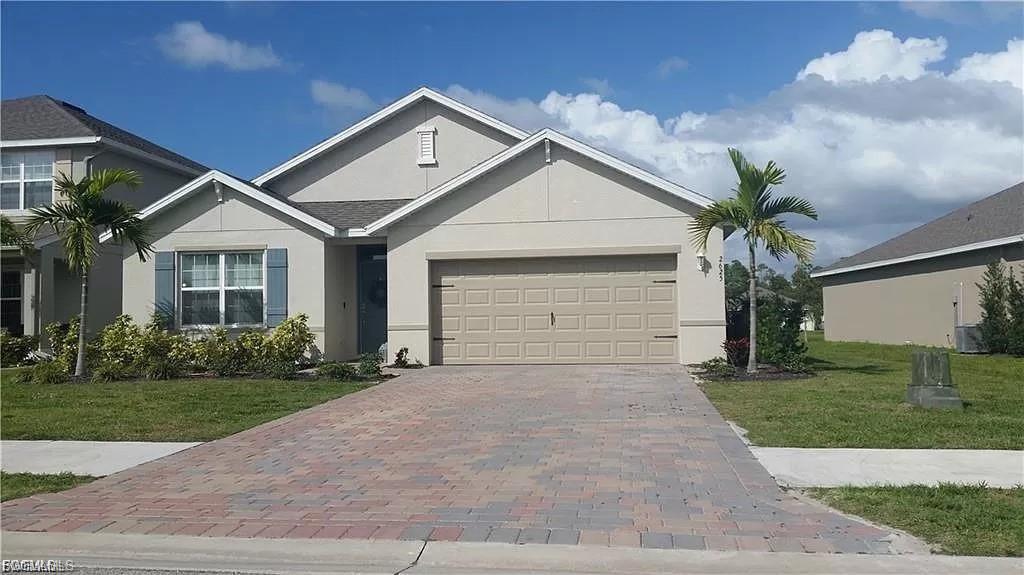 2625 Manzilla Ln Property Photo 1