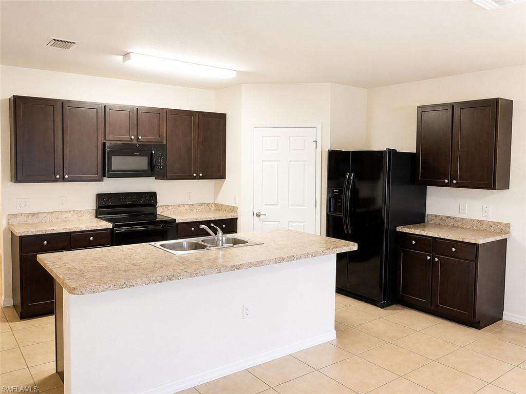 2625 Manzilla Ln Property Photo 2