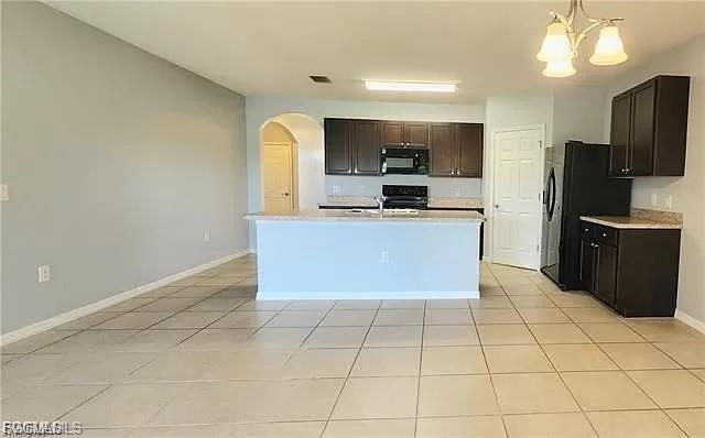 2625 Manzilla Ln Property Photo 4
