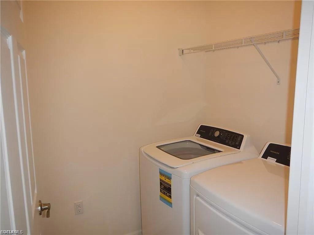 2625 Manzilla Ln Property Photo 9