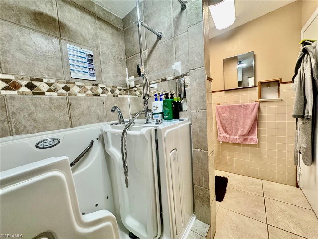 4715 Nottingham Dr Property Photo 3