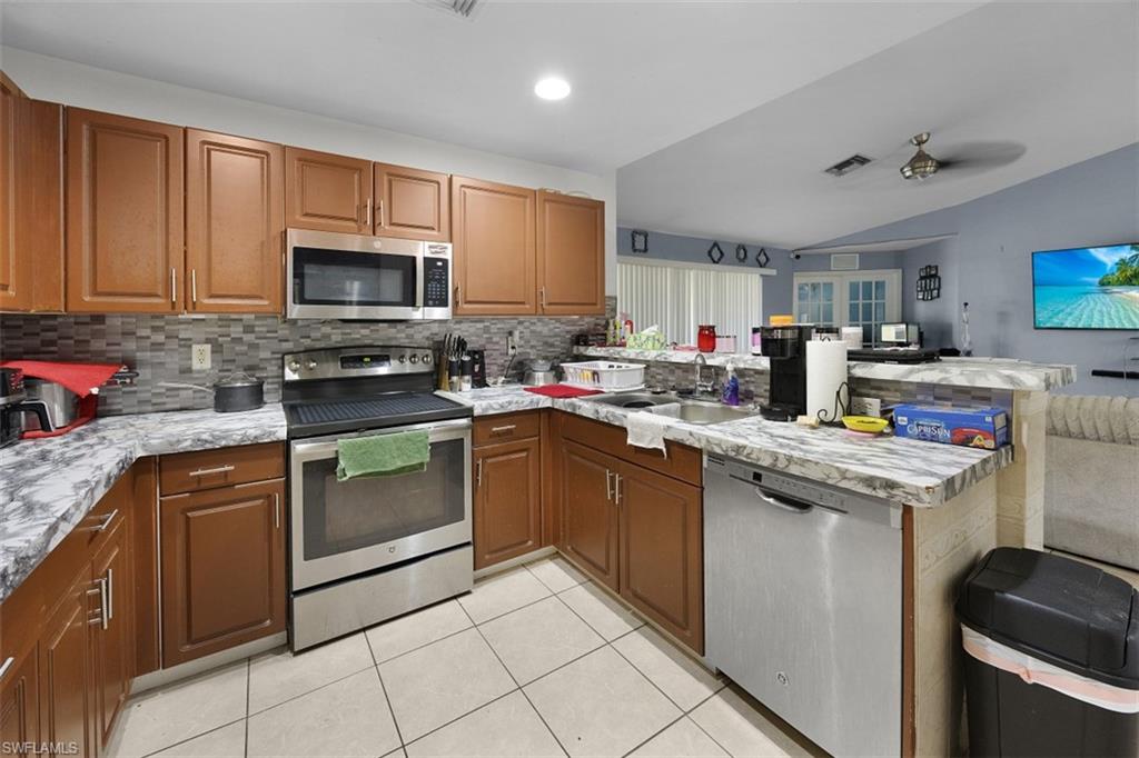 1900 Xelda Ave N Property Photo 14