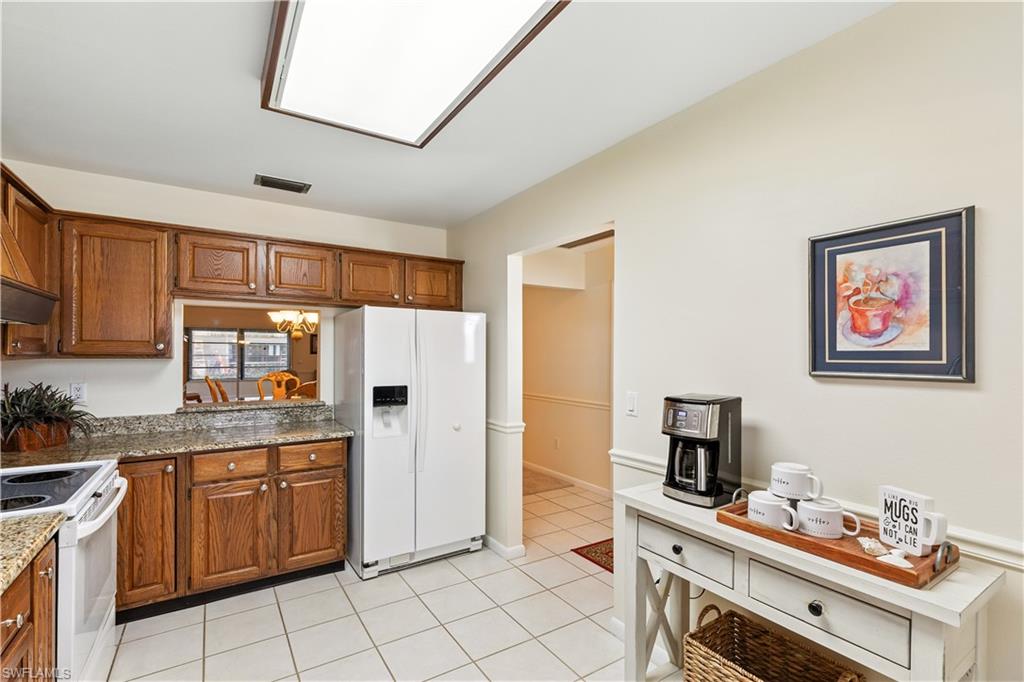 1267 Hazeltine Dr Property Photo 4