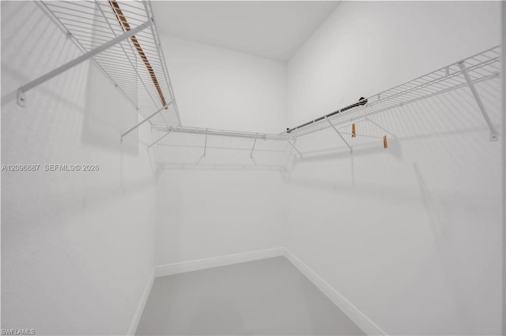 105 E 15th St Property Photo 22