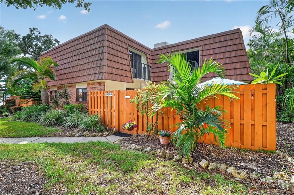 1428 Park Shore Cir 4 Property Photo 5