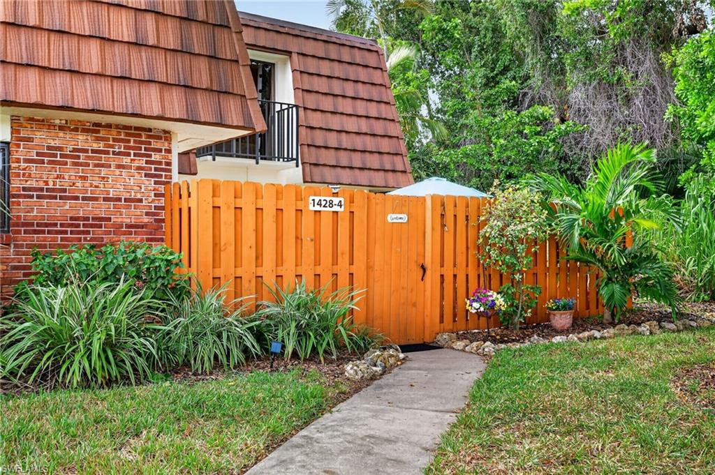 1428 Park Shore Cir 4 Property Photo 7