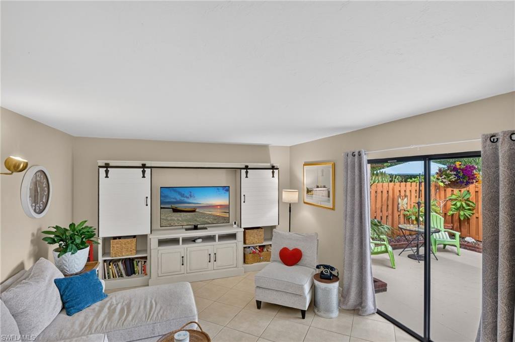 1428 Park Shore Cir 4 Property Photo 17