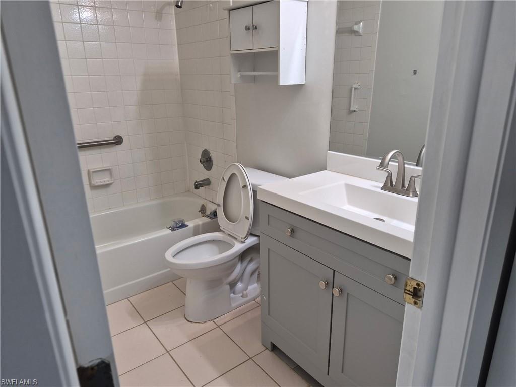 9377 Lennex Ln Property Photo 6