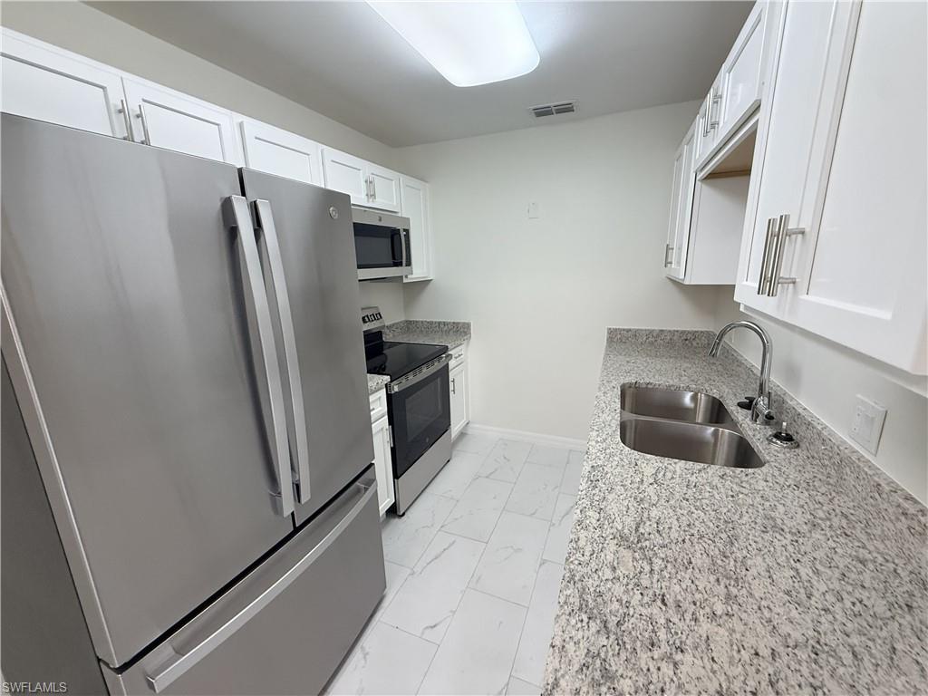 3225 E Riverside Dr 21b Property Photo 3