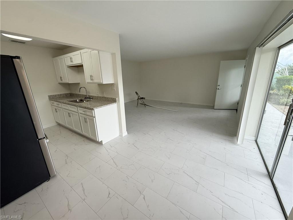 3225 E Riverside Dr 21b Property Photo 4