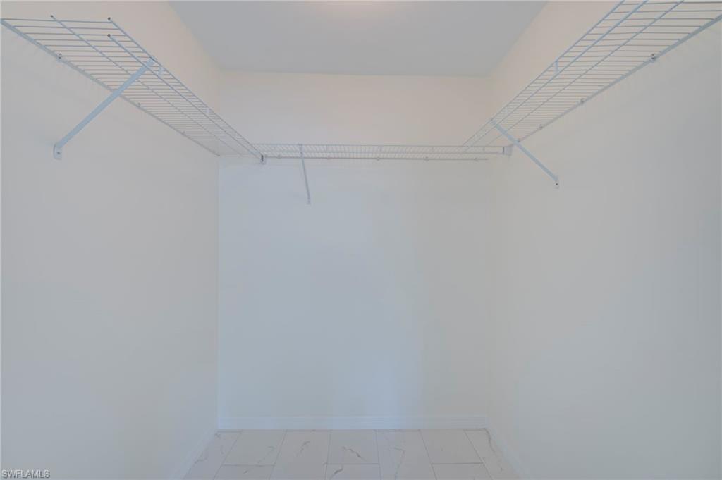 3225 E Riverside Dr 21b Property Photo 16
