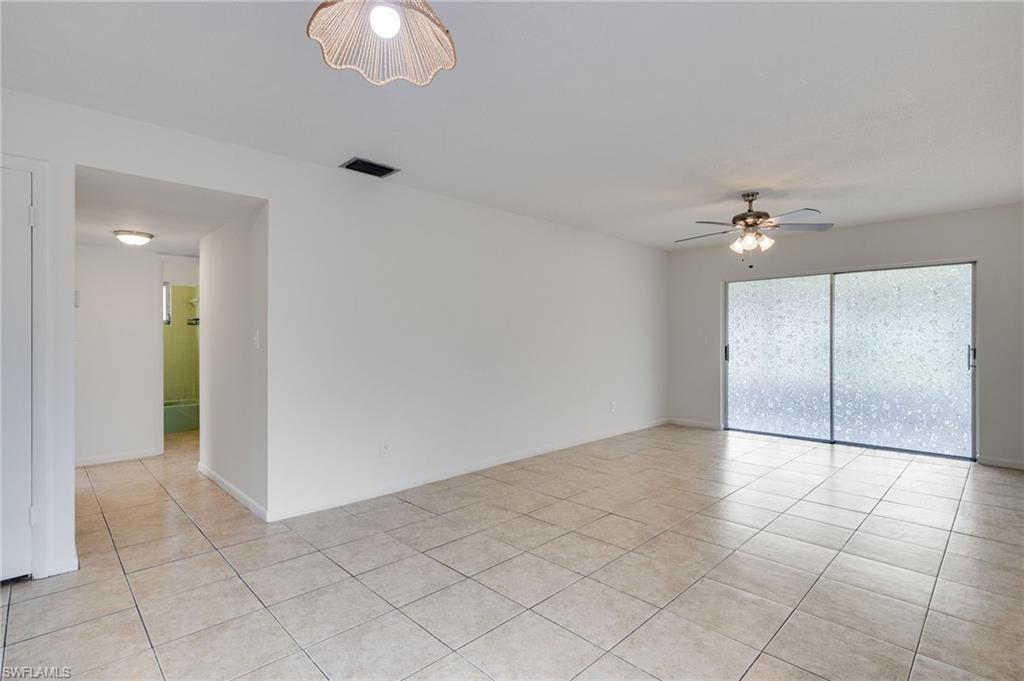 330 Suffolk Ct Property Photo 8