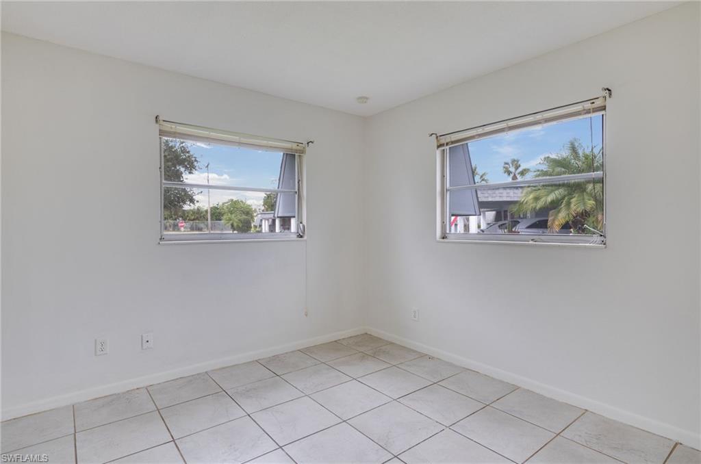 330 Suffolk Ct Property Photo 12