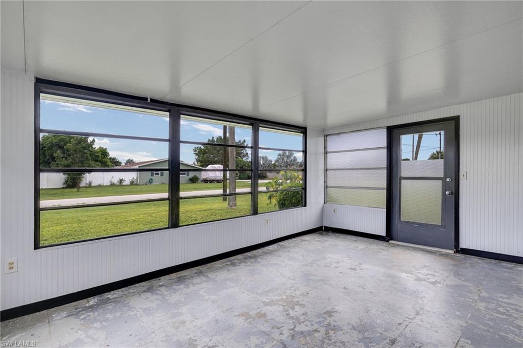 330 Suffolk Ct Property Photo 15