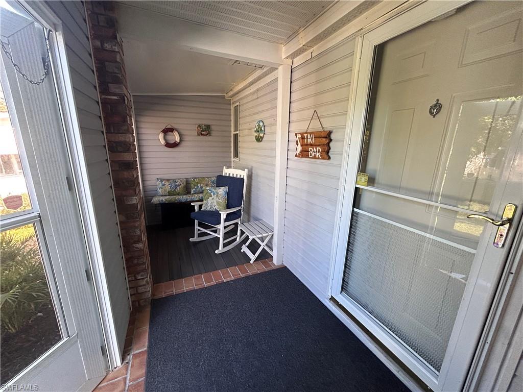 10561 Lake Loop Rd 37m Property Photo 2