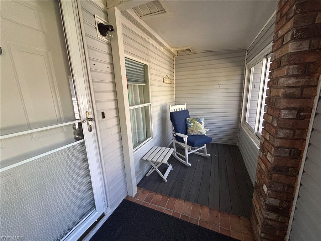 10561 Lake Loop Rd 37m Property Photo 3