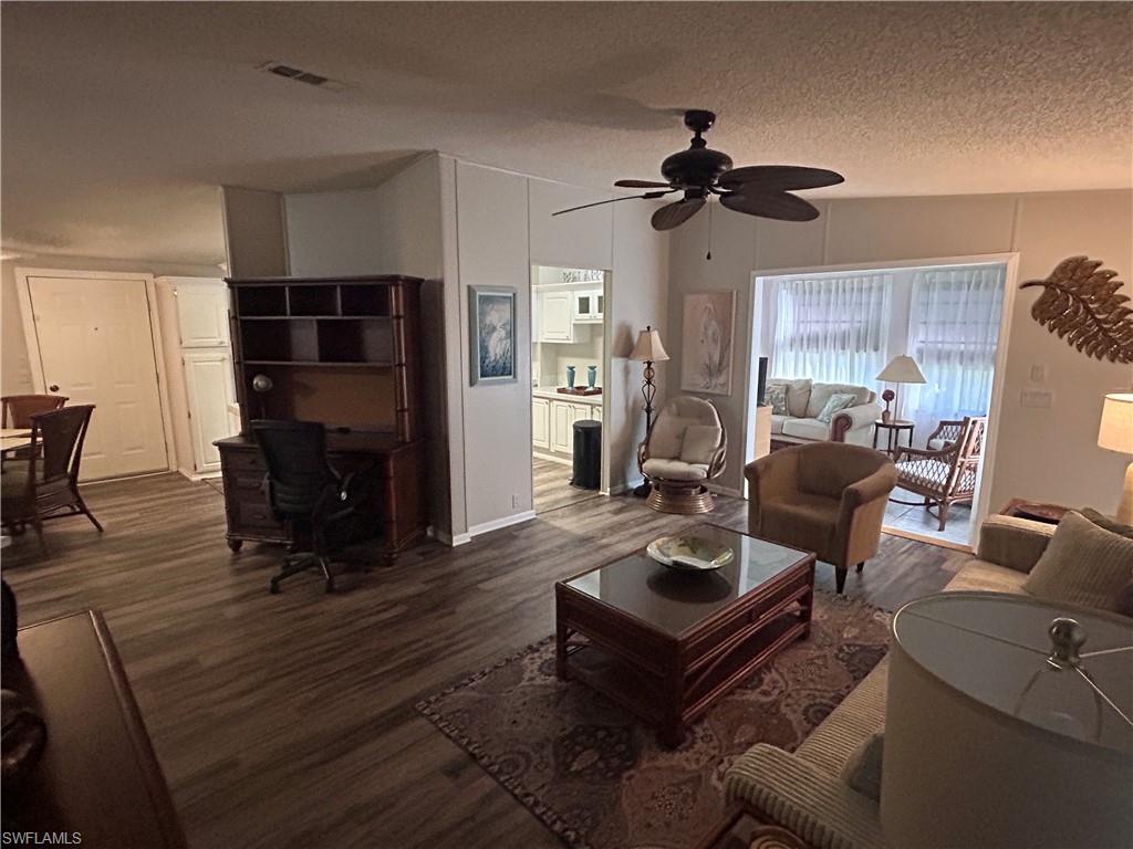 10561 Lake Loop Rd 37m Property Photo 11