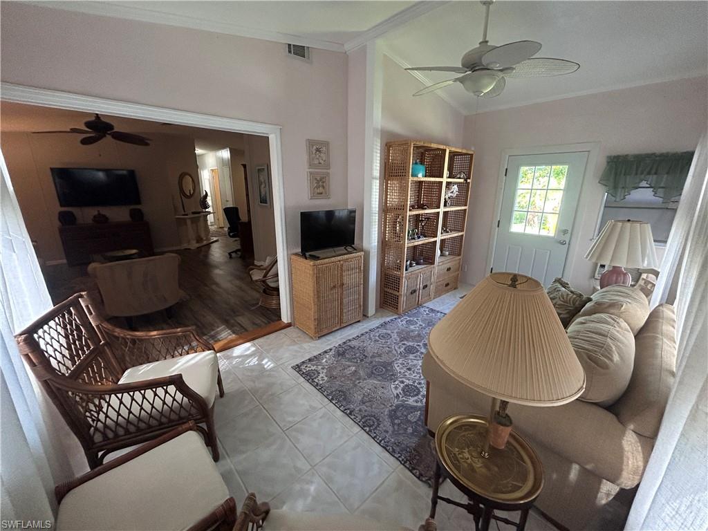 10561 Lake Loop Rd 37m Property Photo 13