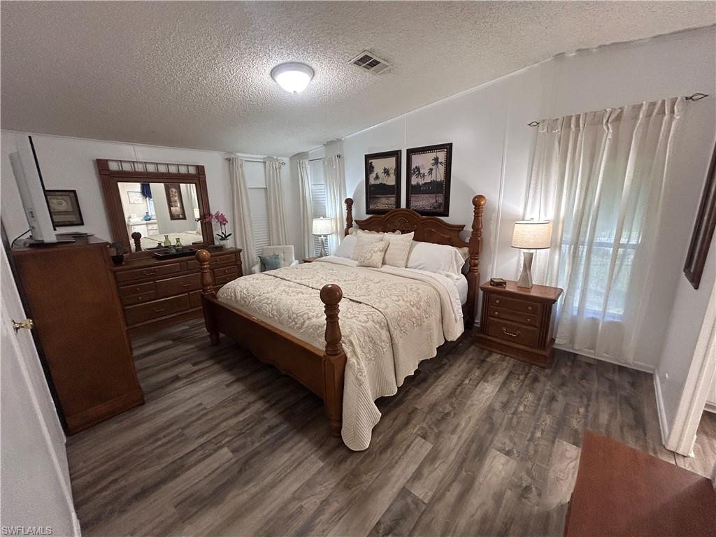 10561 Lake Loop Rd 37m Property Photo 21