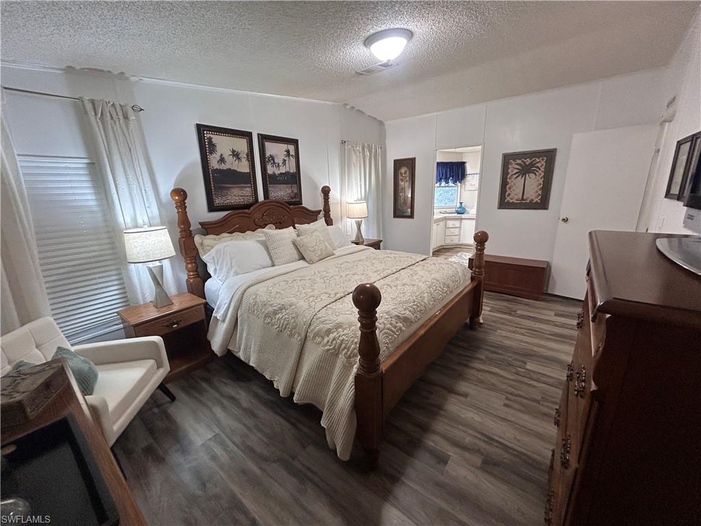 10561 Lake Loop Rd 37m Property Photo 23