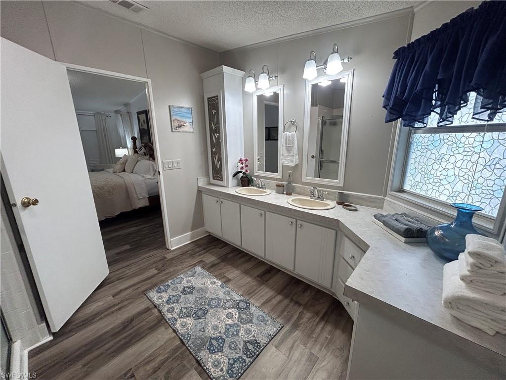 10561 Lake Loop Rd 37m Property Photo 26