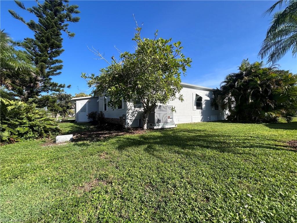 10561 Lake Loop Rd 37m Property Photo 29