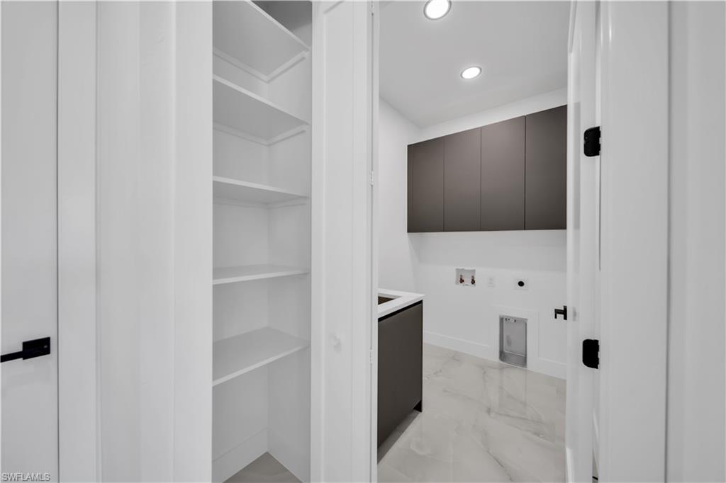 928 Ne 1st Pl Property Photo 11