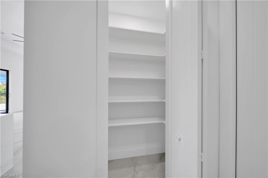 928 Ne 1st Pl Property Photo 13
