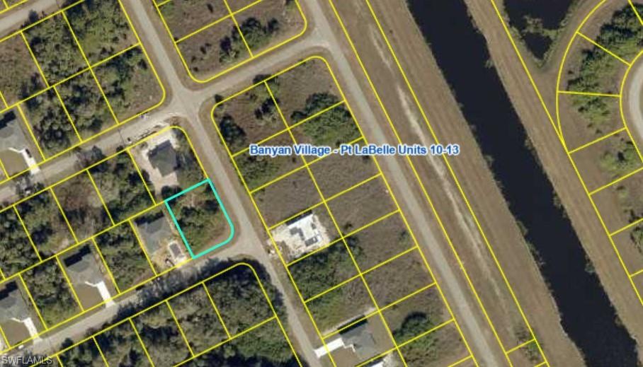 122 Pixie Ave Property Photo 3