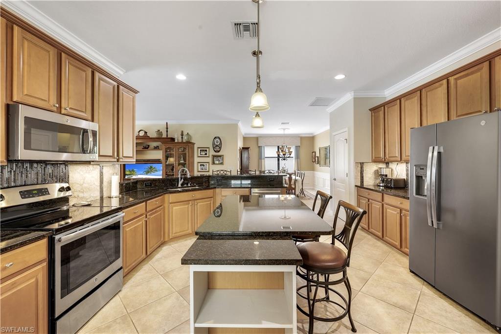 20377 Black Tree Ln Property Photo 2
