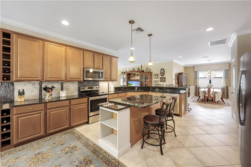 20377 Black Tree Ln Property Photo 3