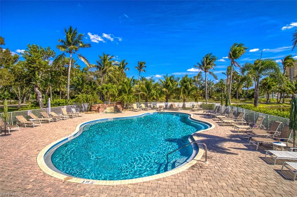 20041 Sanibel View Cir 104 Property Photo 5