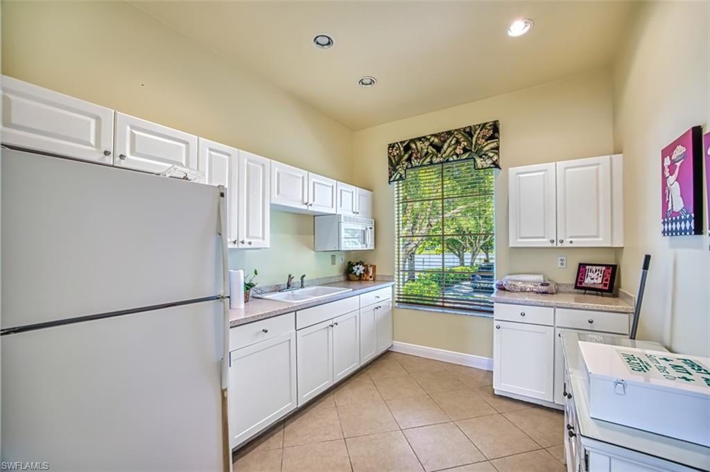 20041 Sanibel View Cir 104 Property Photo 33