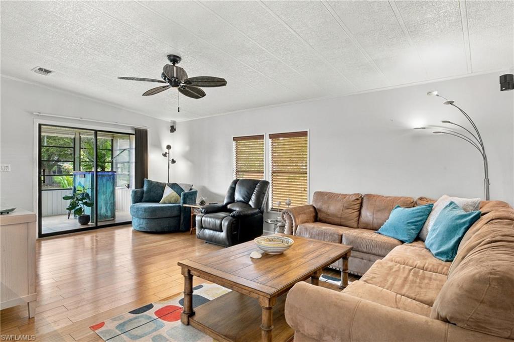 105 Calais Ct Property Photo 6