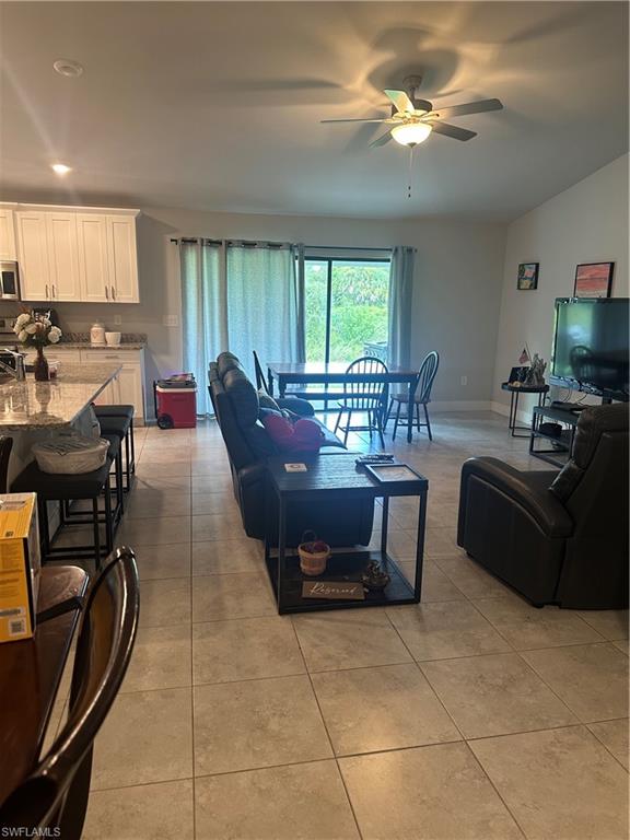 1611 Louis Ave Property Photo 8