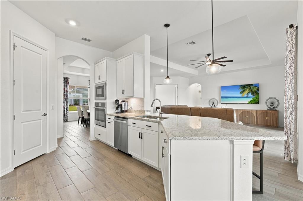 25124 Redwood Ct Property Photo 11