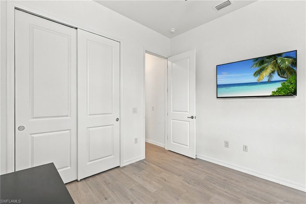 25124 Redwood Ct Property Photo 23