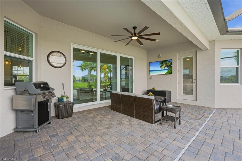 25124 Redwood Ct Property Photo 37