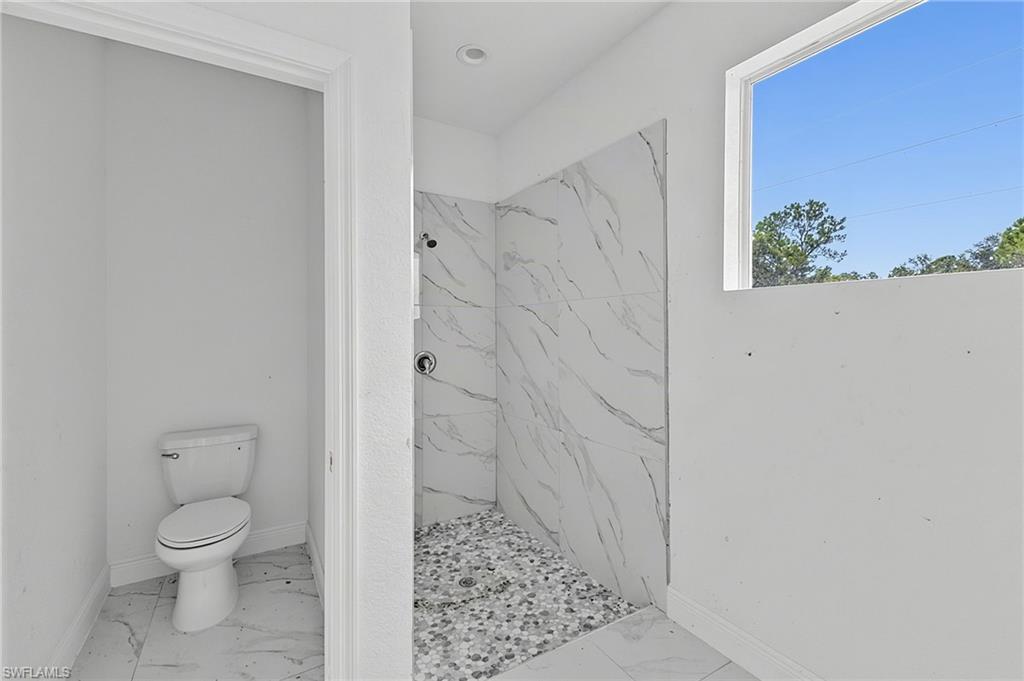 210 Genoa Ave S Property Photo 23