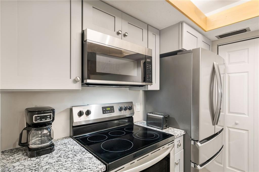 6226 Timberwood Cir 119 Property Photo 10