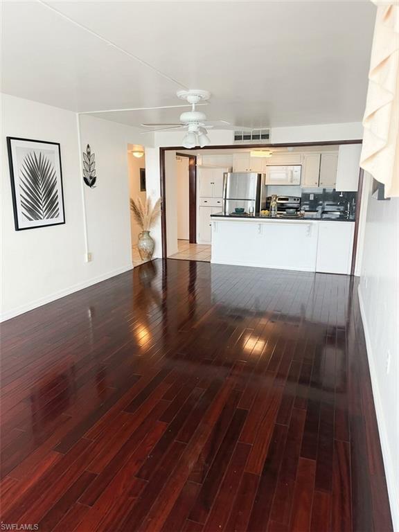 1900 Clifford St 503 Property Photo 2