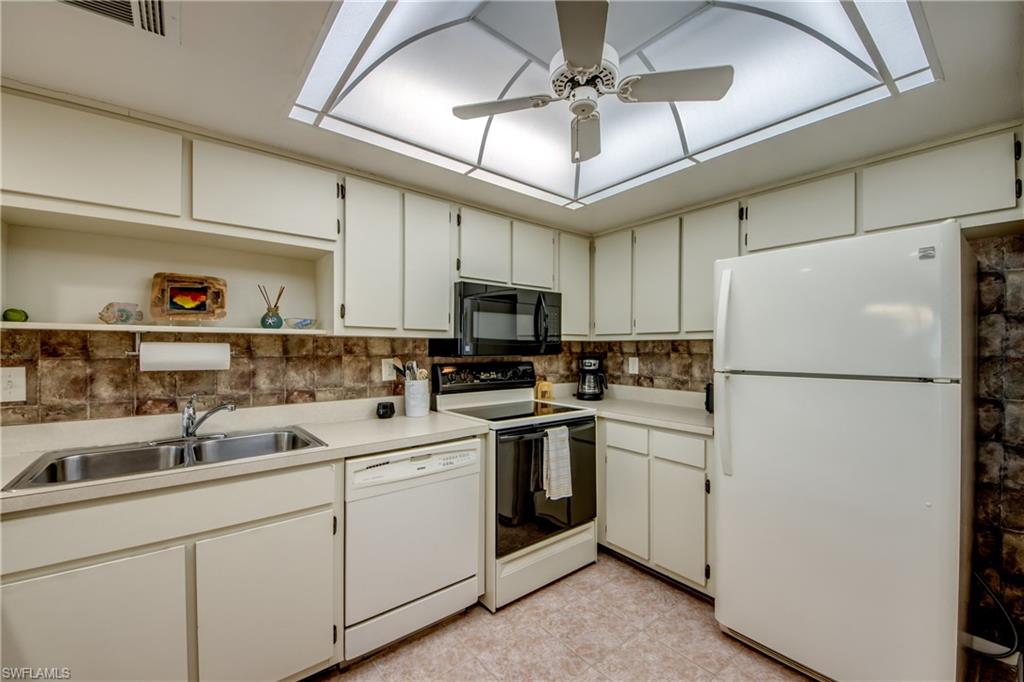 2532 Estero Blvd 305 Property Photo 6