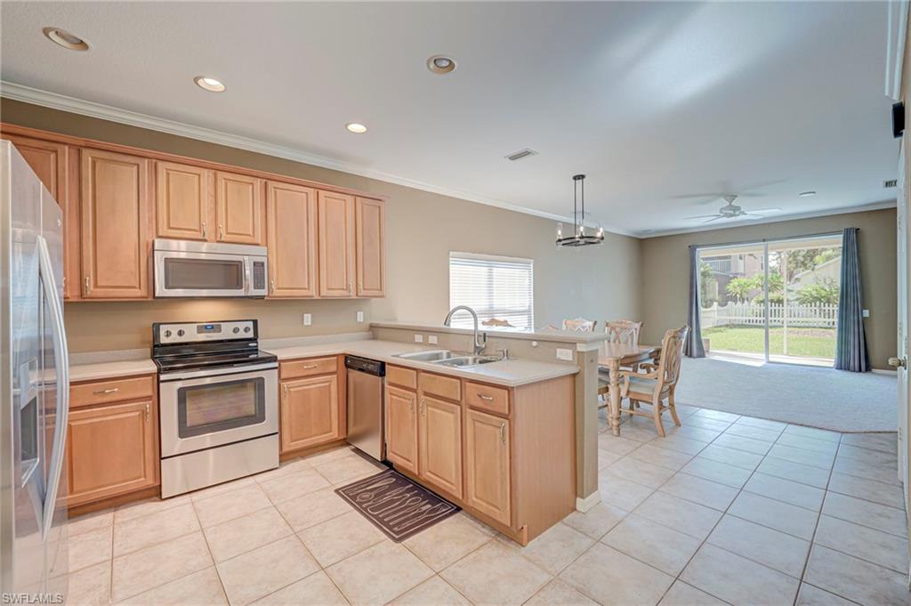 8960 Falcon Pointe Loop Property Photo 6
