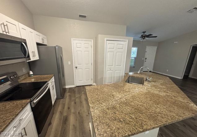23413 Peachland Blvd Property Photo 4