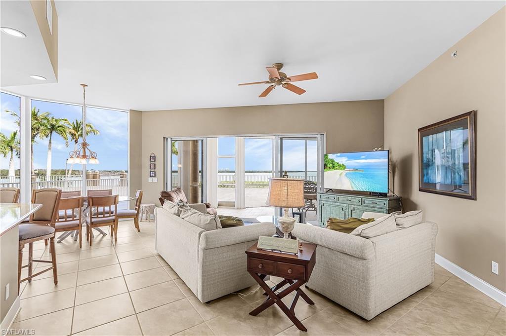 4137 Bay Beach Ln 522 Property Photo 4